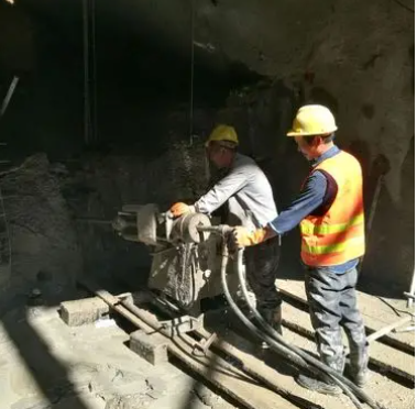 洛龙水下抗分散灌浆料特点 水下不分散注浆料介绍